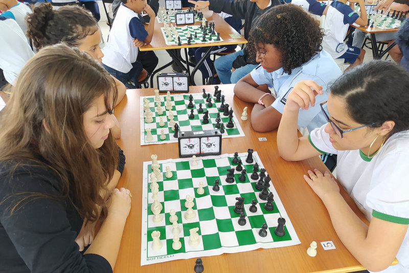 Curso G9 conquista 3 títulos no Mineiro de Xadrez Escolar